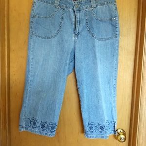 Gloria Vanderbilt Jean capris